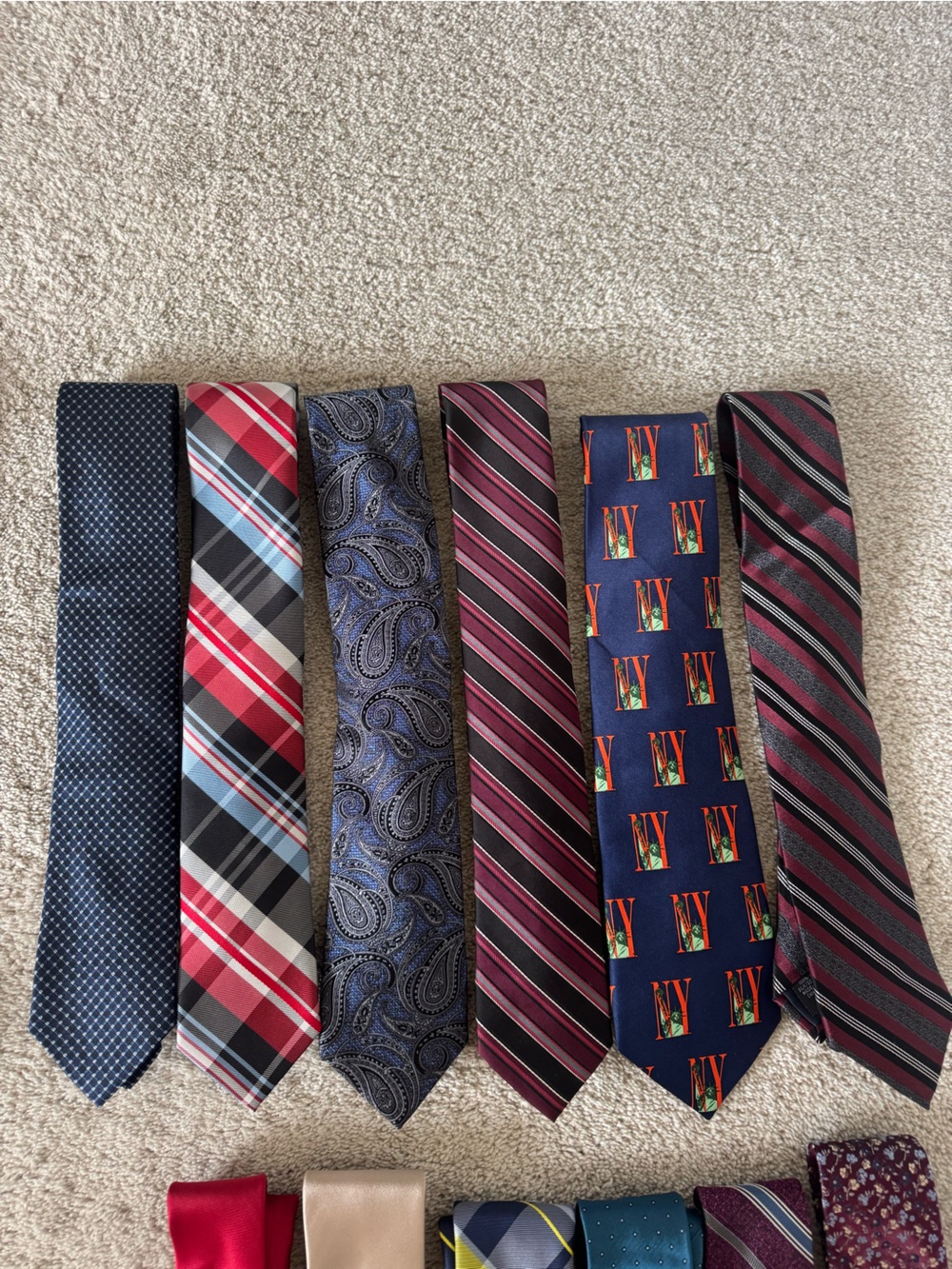 Men’s Dress Tie Lot - 24 Ties - Picture 8 of 9